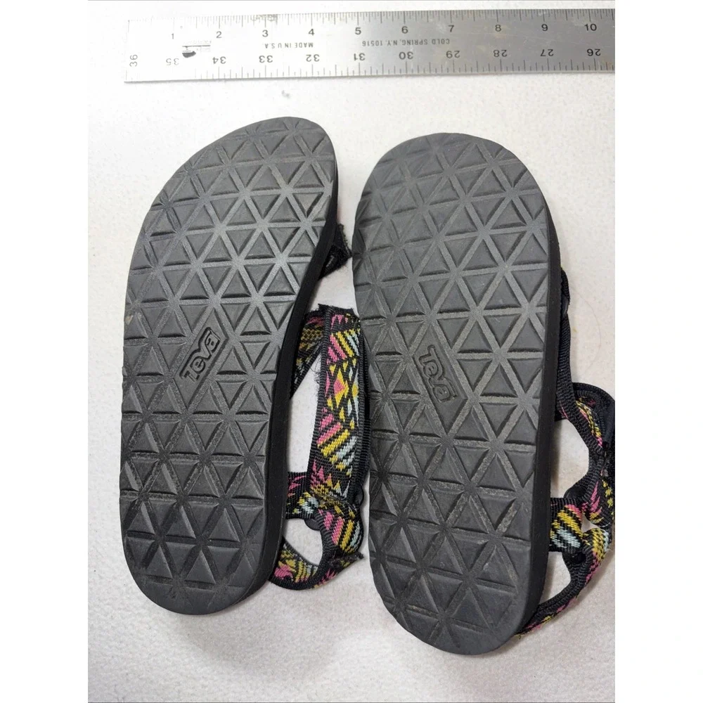 Teva Womens Original Universal Sandals Strap Boomerang Pink 9 Inch.